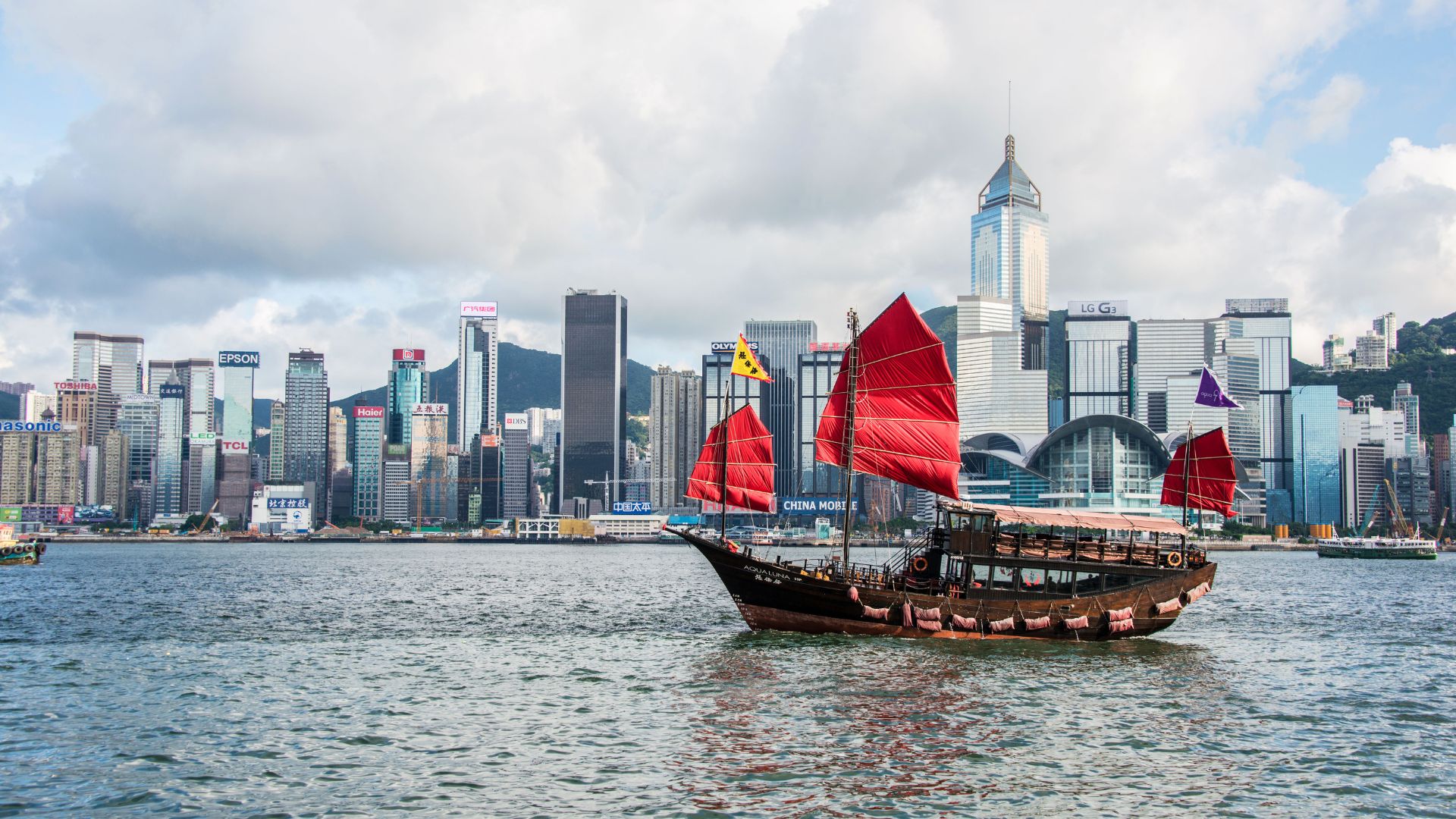 Scale or Fail: The Hong Kong Growth Playbook. Learn how to scale your startup in Hong Kong with this comprehensive legal growth playbook. Discover expert insights on ESOPs, fundraising, regulatory compliance, and exit readiness to ensure your business transition is seamless.